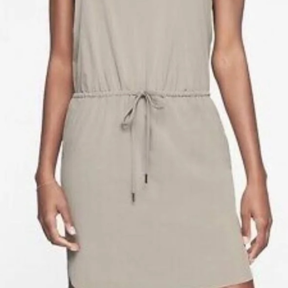 Athleta rincón dress in silver gray